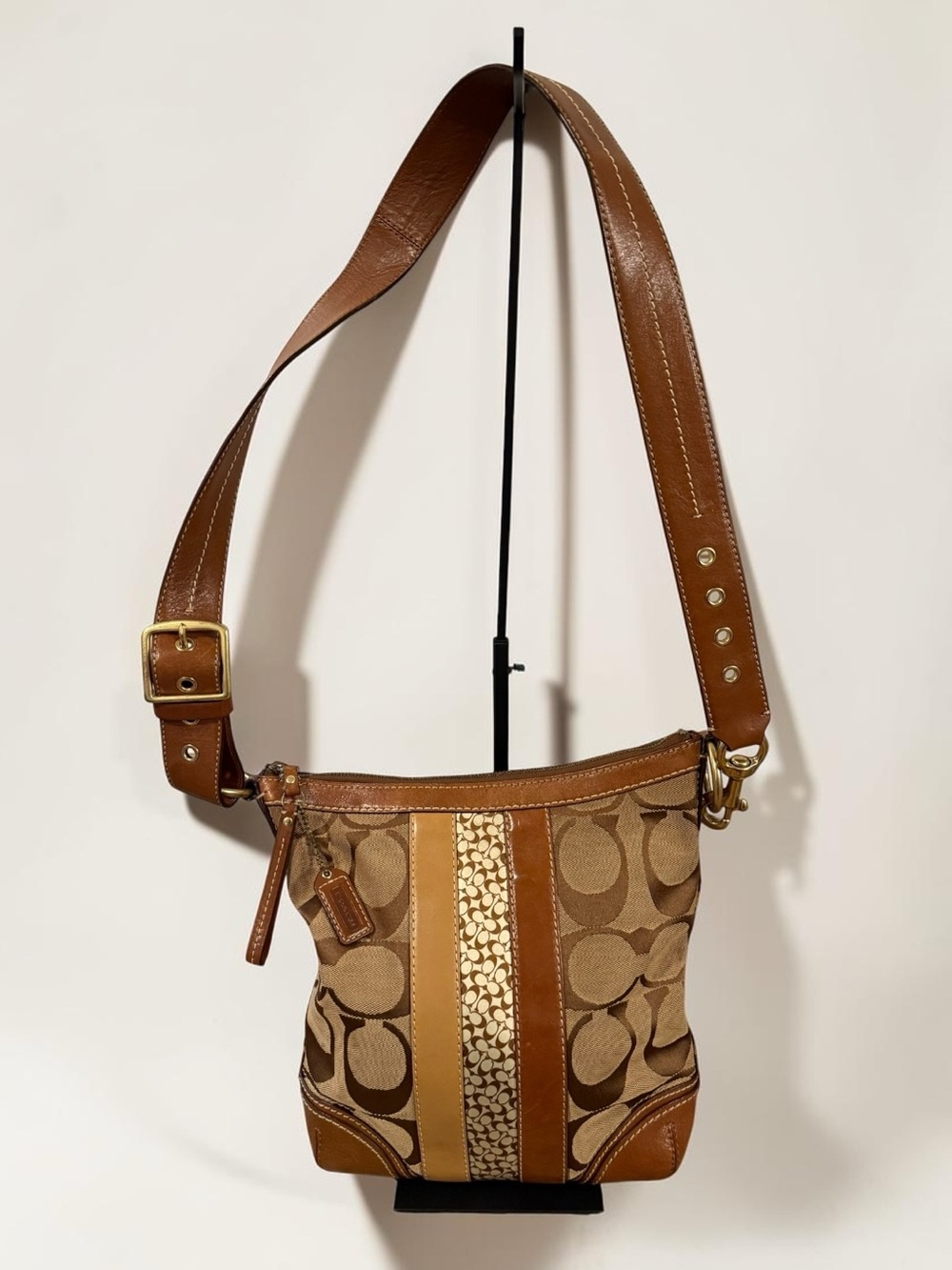 COACH Vintage Signature C Canvas Leather Stripe Shoulder Bag 10542 Tan Brown Y2K
